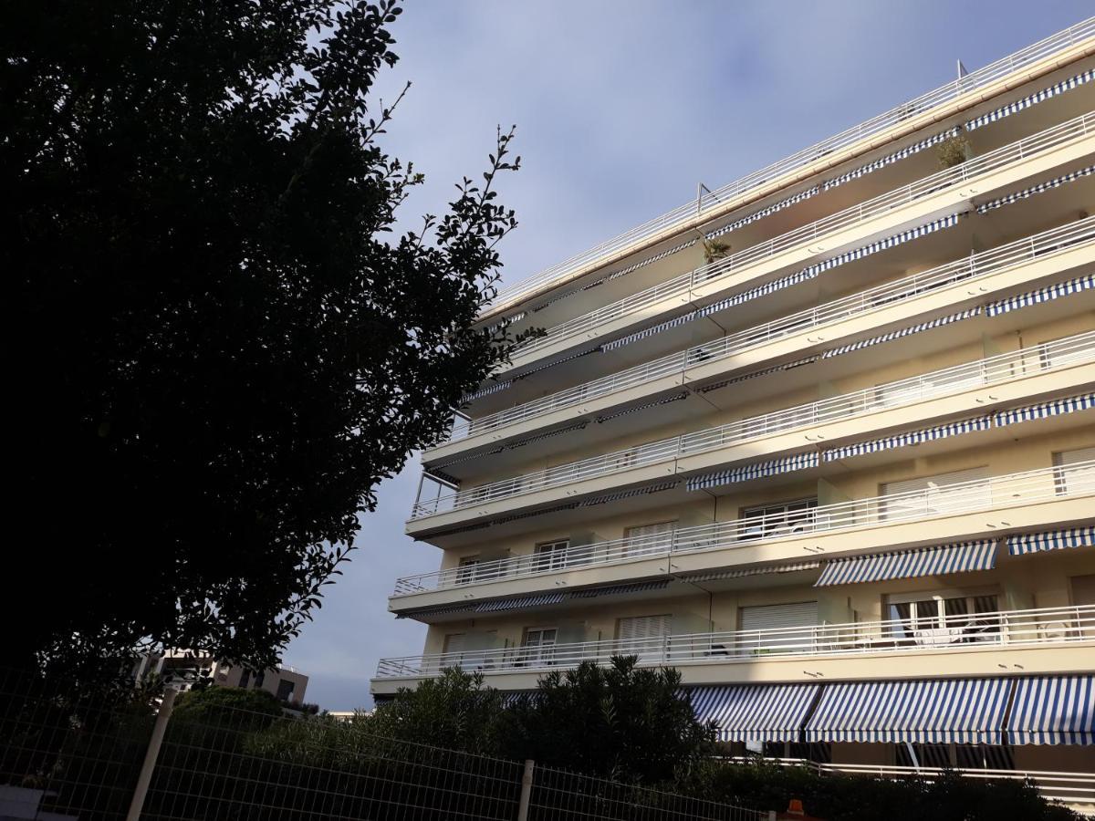 Le Palais Du Tropique Appartement Vue Mer 5E Etage Avec Ascenseur Juan-les-Pins Eksteriør bilde