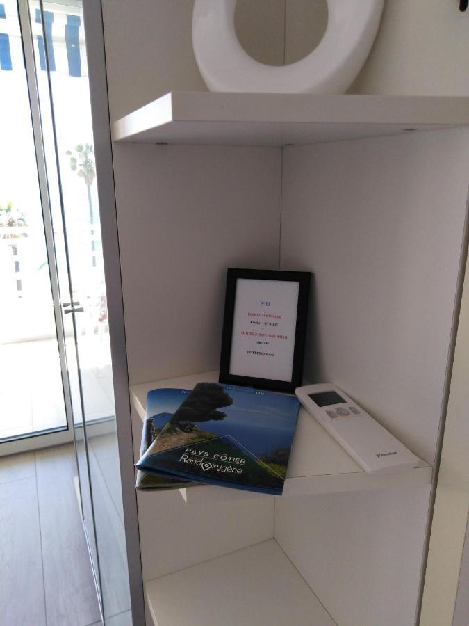 Le Palais Du Tropique Appartement Vue Mer 5E Etage Avec Ascenseur Juan-les-Pins Eksteriør bilde